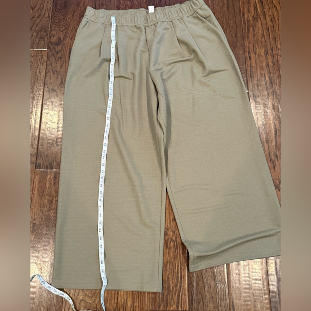 Women’s Casual Friday Elastic-Waist Pants - Khaki.